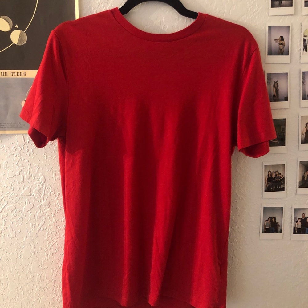 Red tee